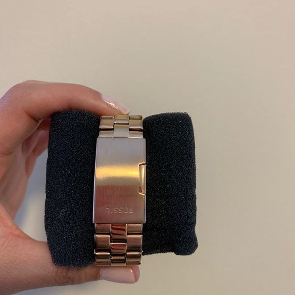 Ladies Fossil watch - Picture 2 of 5
